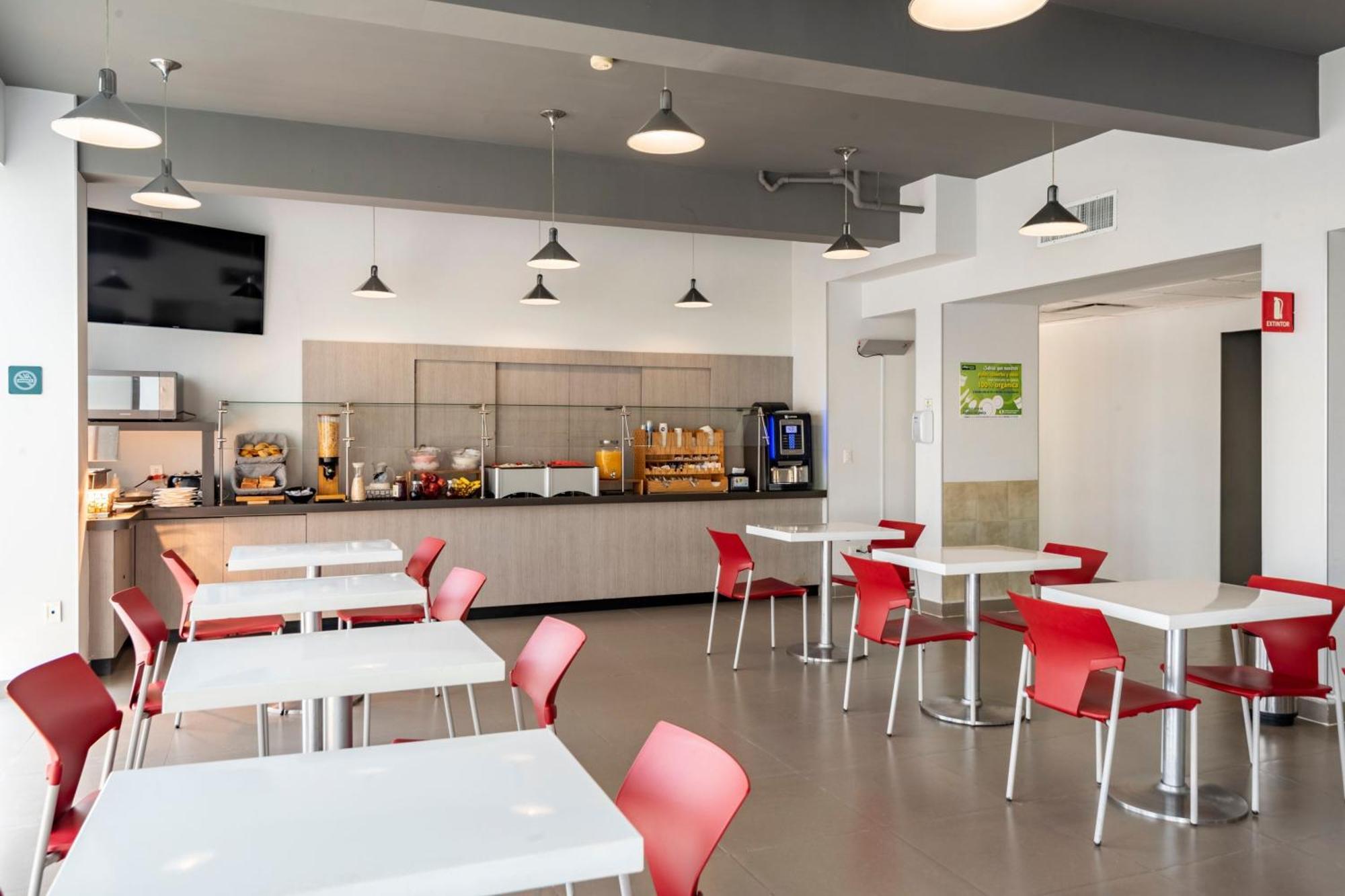 City Express Junior By Marriott San Luis Potosi Zona Industrial Exterior foto
