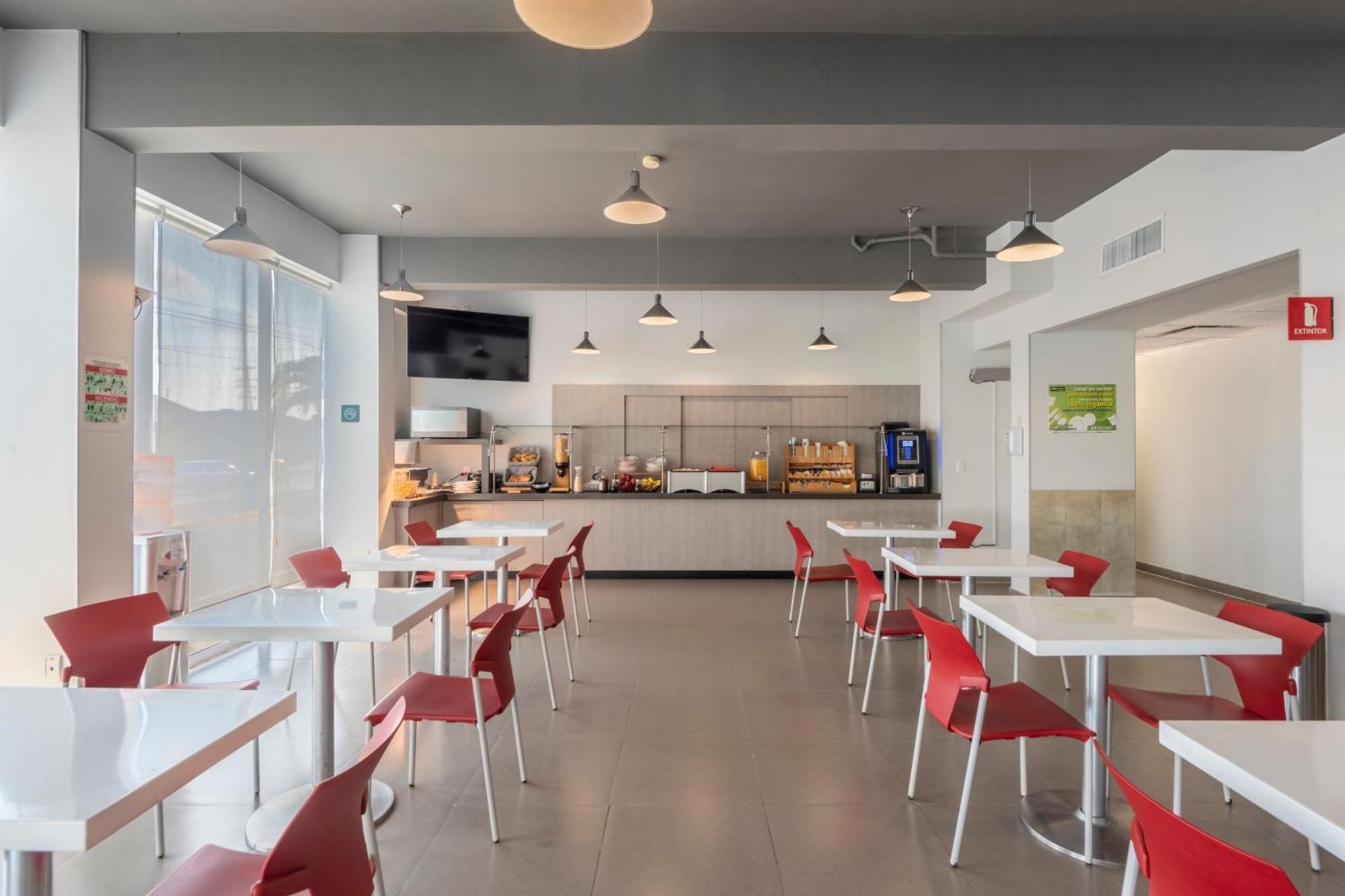 City Express Junior By Marriott San Luis Potosi Zona Industrial Exterior foto