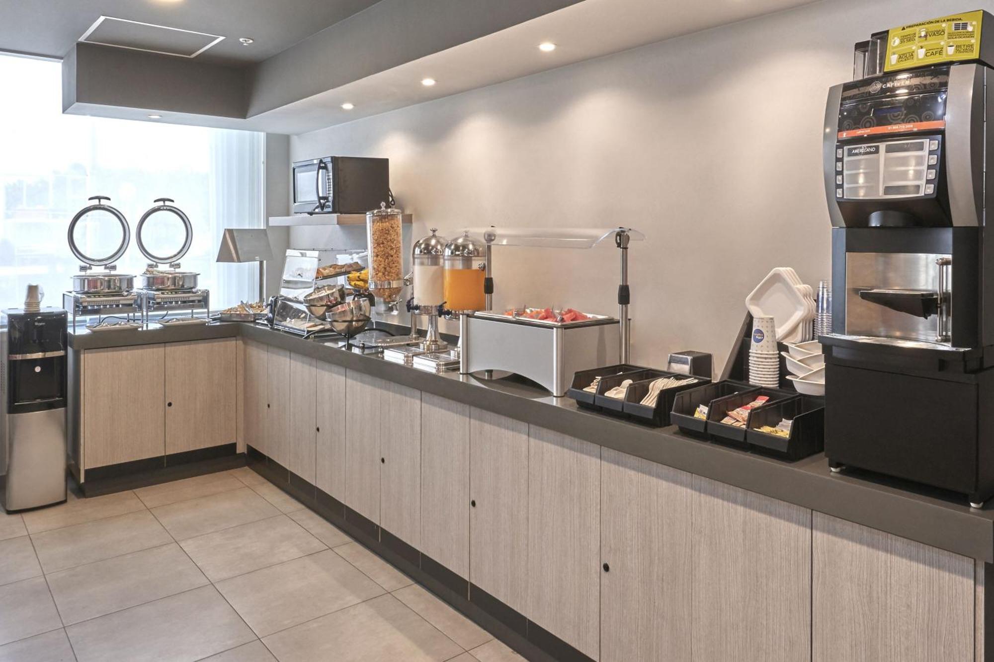 City Express Junior By Marriott San Luis Potosi Zona Industrial Exterior foto